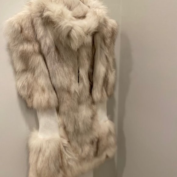 Peri Luxe-Rabbit & Fox Fur Vest in Cream/White - Picture 4 of 4